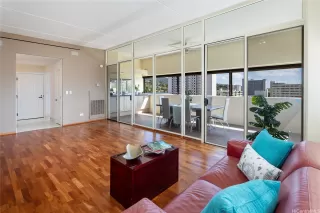 Photo #3: 202525401 Listing 