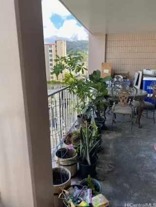 Photo #5: 202525402 Listing 