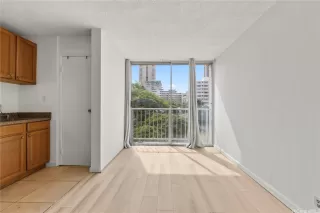 Photo #2: 202525426 Listing 