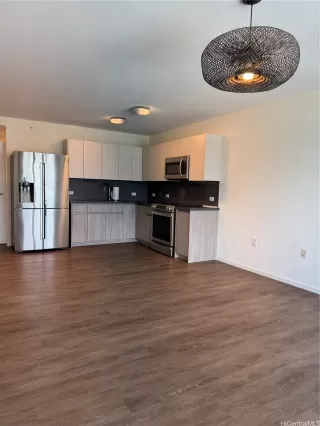 Photo #3: 202525428 Listing 