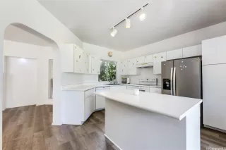 Photo #4: 202525455 Listing 