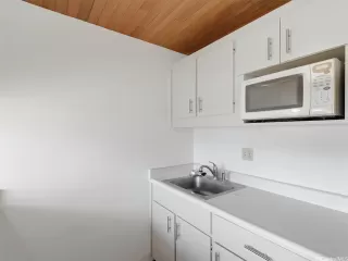 Photo #5: 202525468 Listing 