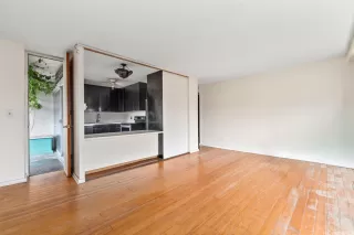 Photo #3: 202525525 Listing 