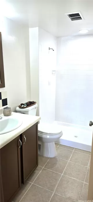 Photo #4: 202525556 Listing 