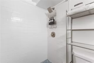 Photo #6: 202525665 Listing 