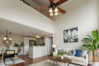 Photo #2: 202525738 Listing 