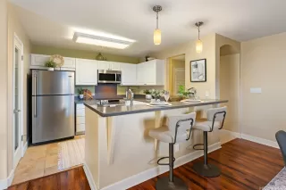 Photo #3: 202525762 Listing 