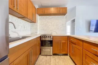 Photo #5: 202525764 Listing 