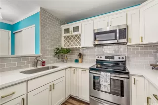 Photo #4: 202525811 Listing 