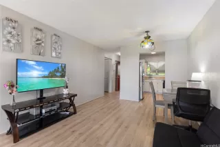 Photo #6: 202525815 Listing 