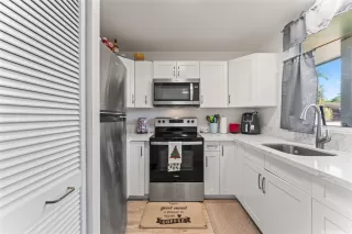 Photo #5: 202525826 Listing 