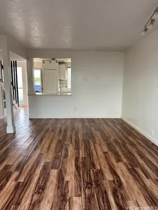 Photo #3: 202525866 Listing 