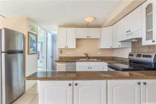 Photo #5: 202525896 Listing 