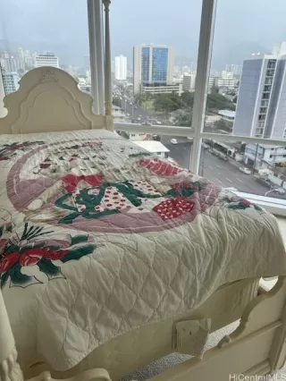 Photo #5: 202525928 Listing 