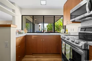 Photo #4: 202525938 Listing 