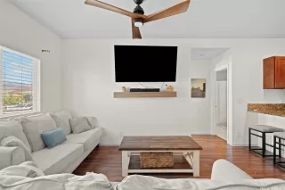 Photo #3: 202525941 Listing 