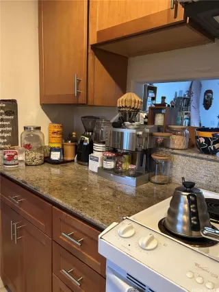 Photo #5: 202525969 Listing 