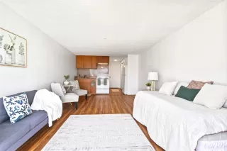 Photo #5: 202525977 Listing 