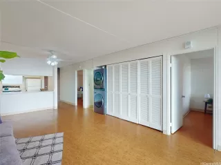 Photo #4: 202526010 Listing 