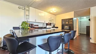 Photo #2: 202526012 Listing 