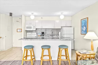 Photo #3: 202526019 Listing 