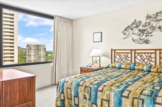 Photo #5: 202526019 Listing 