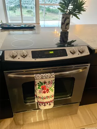 Photo #4: 202526023 Listing 