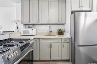 Photo #2: 202526029 Listing 