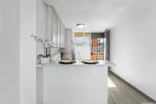 Photo #5: 202526029 Listing 