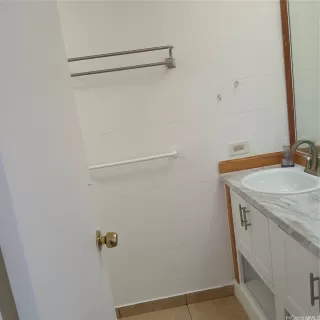 Photo #4: 202526030 Listing 