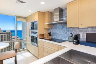 Photo #3: 202526041 Listing 