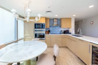 Photo #4: 202526041 Listing 