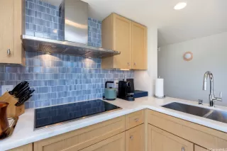 Photo #6: 202526041 Listing 