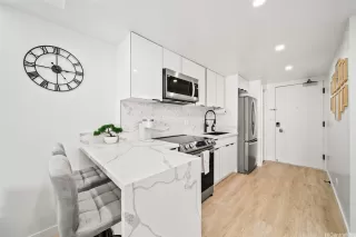 Photo #6: 202526042 Listing 