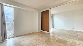 Photo #4: 202526055 Listing 