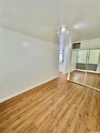 Photo #3: 202526057 Listing 