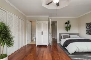 Photo #6: 202526063 Listing 