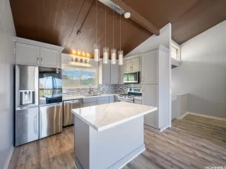 Photo #5: 202526068 Listing 