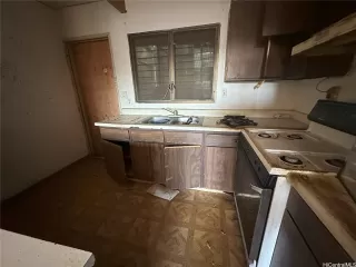 Photo #2: 202526070 Listing 