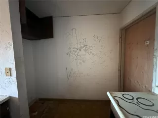 Photo #3: 202526070 Listing 