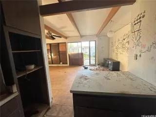 Photo #4: 202526070 Listing 