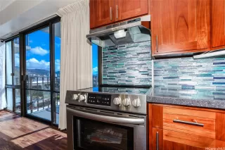 Photo #5: 202526072 Listing 