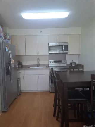 Photo #2: 202526077 Listing 