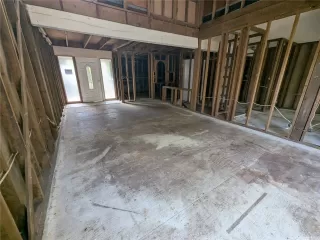 Photo #4: 202526100 Listing 