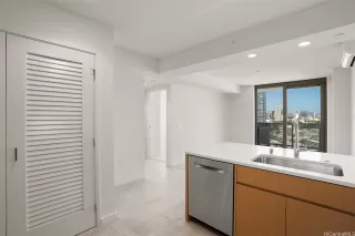 Photo #4: 202526140 Listing 