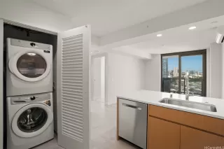 Photo #5: 202526140 Listing 