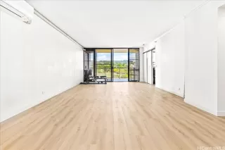 Photo #2: 202526159 Listing 