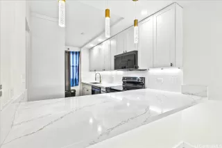 Photo #6: 202526159 Listing 