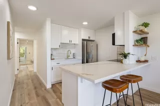 Photo #6: 202526174 Listing 