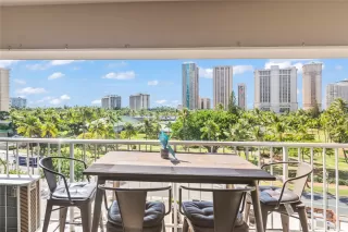 Photo #4: 202526178 Listing 